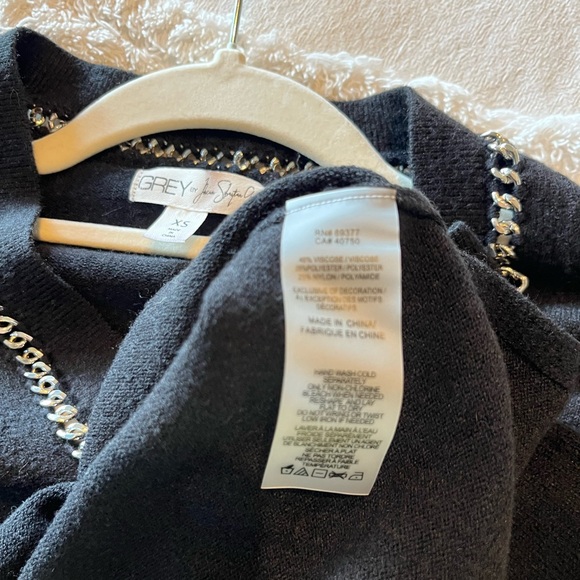 😻3for$15😻Black V-Neck SweaterNWOT XS-S - Picture 5 of 5